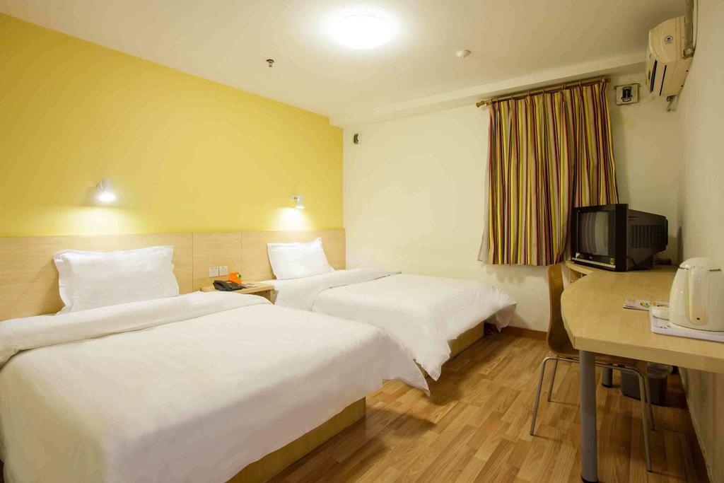 7Days Inn Zhuhai Hengqin Changlong Wanzai Port Room photo